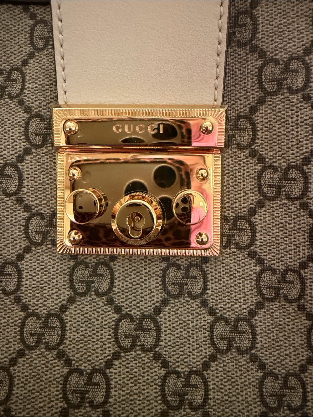 Gucci Padlock GG Supreme Tote - Picture 3 of 11
